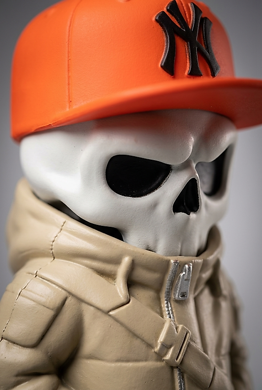 NY Şapkalı Kurukafa 3D Baskı Figür - Streetwear Masa Dekoru